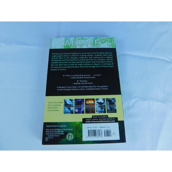 Hatchet Gary Paulsen Survival Adventure Paperback Book Newbery Honor Award Win - Picture 6 of 7